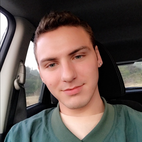 Profile Picture of James Harper (@harper_james) on Poshmark