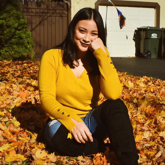 Profile Picture of Samantha Calandrino (@samantha1103) on Poshmark