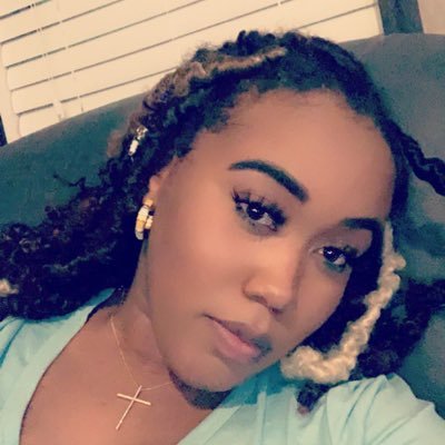 Profile Picture of Queen Chris. 🧘🏽‍♀️🧚🏽‍♀️ (@CHRXSLYN) on Twitter