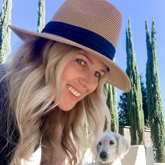 Profile Picture of Lucy Wheeler (@glwheeler76) on Poshmark