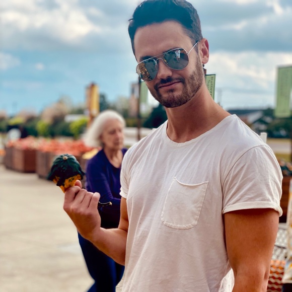 Profile Picture of Joe Stocco (@jstocco257) on Poshmark