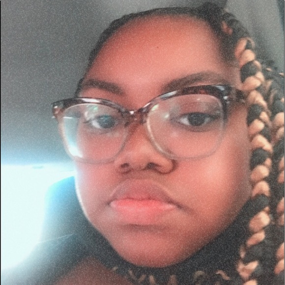 Profile Picture of Zhané Lorren (@z_lorren) on Poshmark