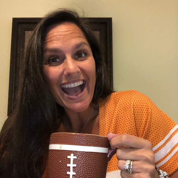 Profile Picture of Erin Debusk (@erin_debusk) on Poshmark