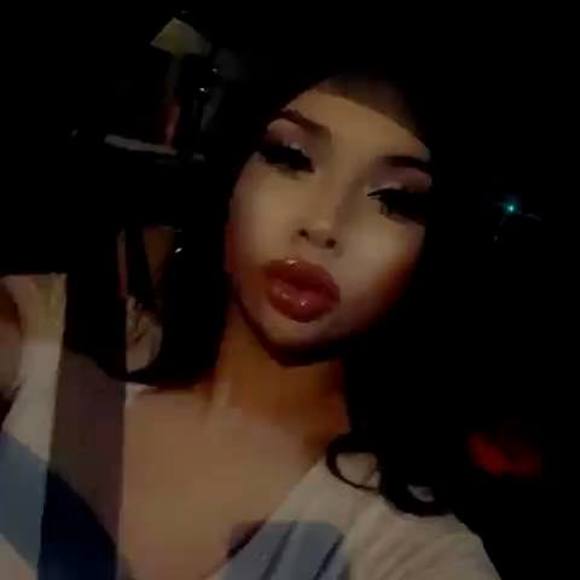Profile Picture of Evelyn Gonzalez (@ilyevey) on Poshmark
