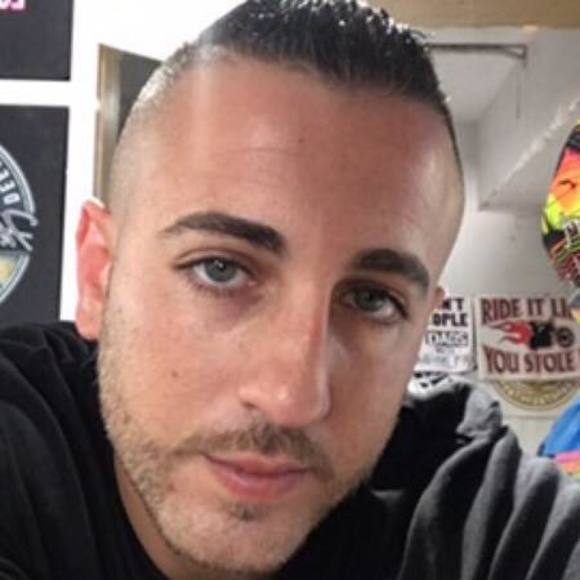 Profile Picture of Tommy Richardson (@tommyrichard357) on Poshmark