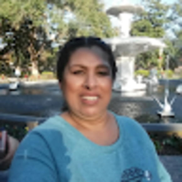 Profile Picture of Apolinaria Casas (@apolinariacasas) on Poshmark