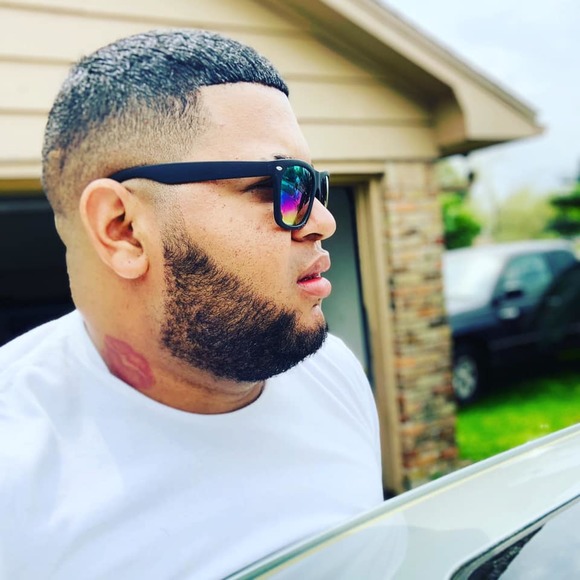 Profile Picture of Luis Vallecillo (@vallecillo) on Poshmark