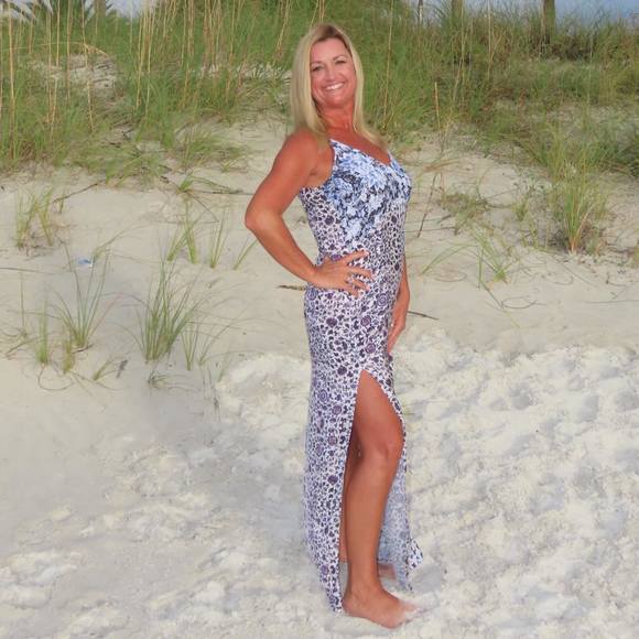 Profile Picture of Lori Klein (@lorisold4me) on Poshmark