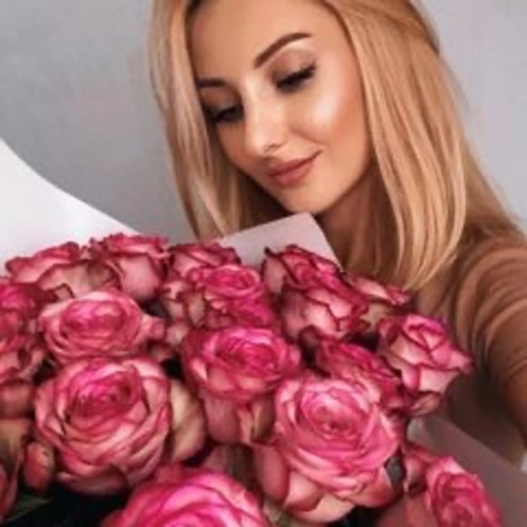 Inna Inna - Poshmark Profile Picture of Inna Inna (@inna145) on Poshmark