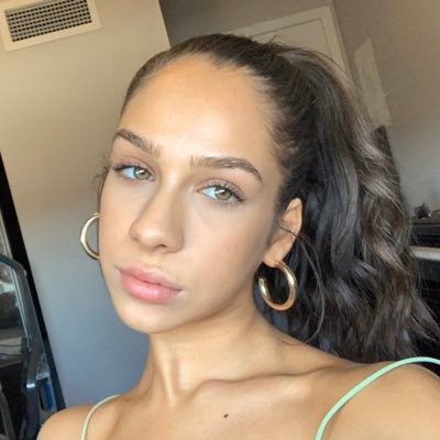 Profile Picture of Bella Bella (@IsabellaHashoul) on Twitter