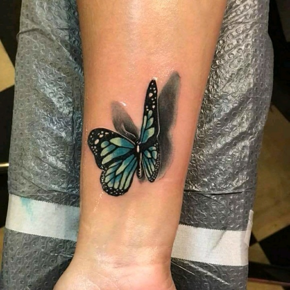 Profile Picture of Tonya Martz (@tmartz1) on Poshmark