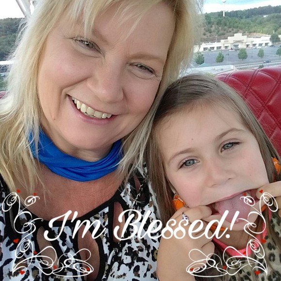 Profile Picture of Kim Manning (@kimmanning1115) on Poshmark