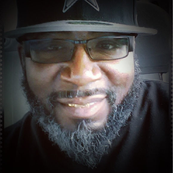 Profile Picture of Broderick Dansby (@baigee) on Poshmark