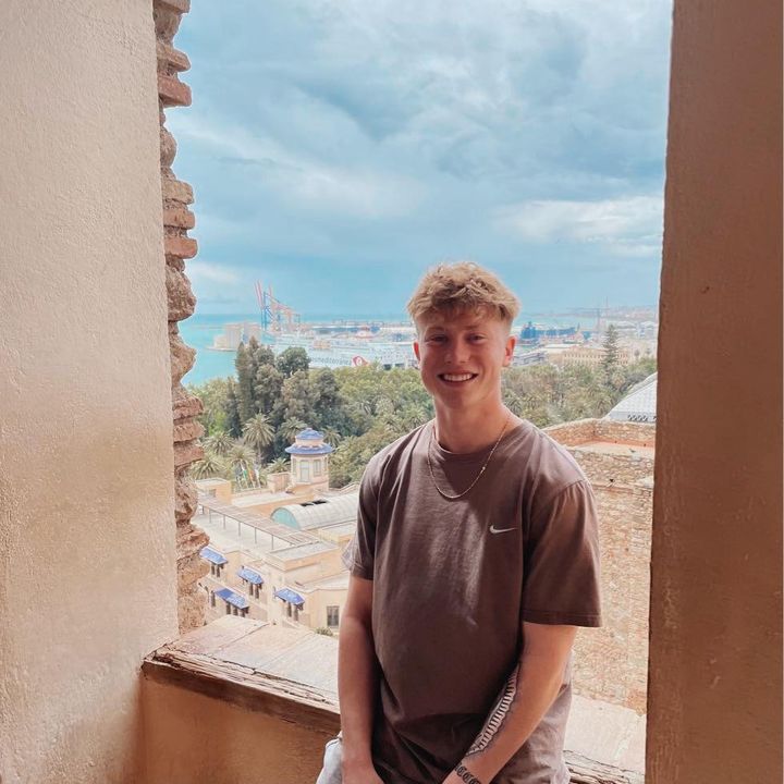 Profile Picture of Andrew Glass (@andrewglass76) on Tiktok