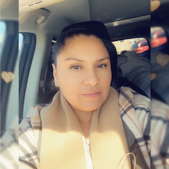 Profile Picture of Josefina Alvarez (@josefinaalva404) on Poshmark