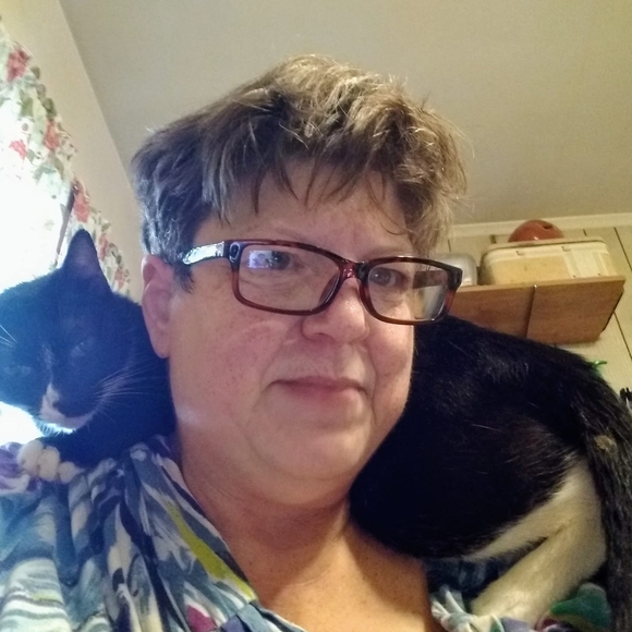 Profile Picture of Joyce Kubala (@joycekubala) on Poshmark