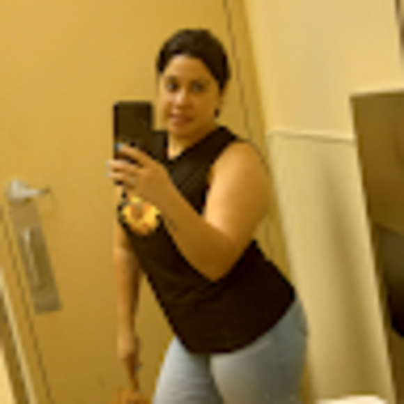 Profile Picture of Yudelis Pena (@yudelismembrado) on Poshmark