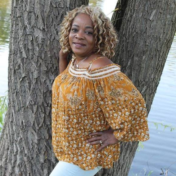 Profile Picture of Charlotte Singleton (@cmommy709) on Poshmark