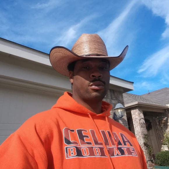 Profile Picture of Stephen Kirby (@stephen_kirby) on Poshmark