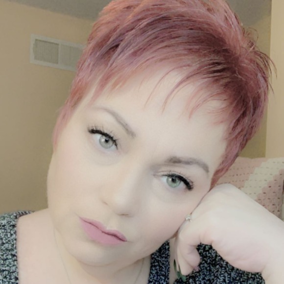 Profile Picture of Crystal Michael (@crystaldm36) on Poshmark