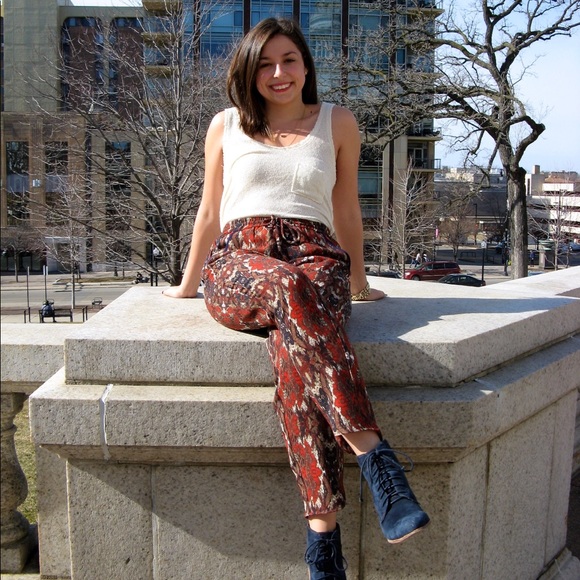 Talia Koenigsberg - Poshmark Profile Picture of Talia Koenigsberg (@tkoenigsberg) on Poshmark