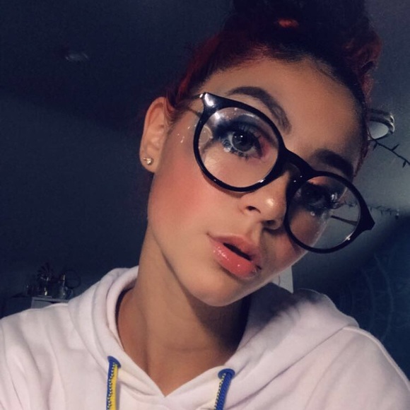 Profile Picture of Kay Steinmueller (@kaysteinmueller) on Poshmark