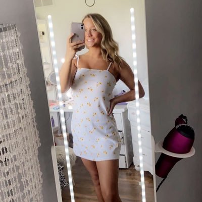 Profile Picture of Julia Bowen (@juliabowen05) on Twitter