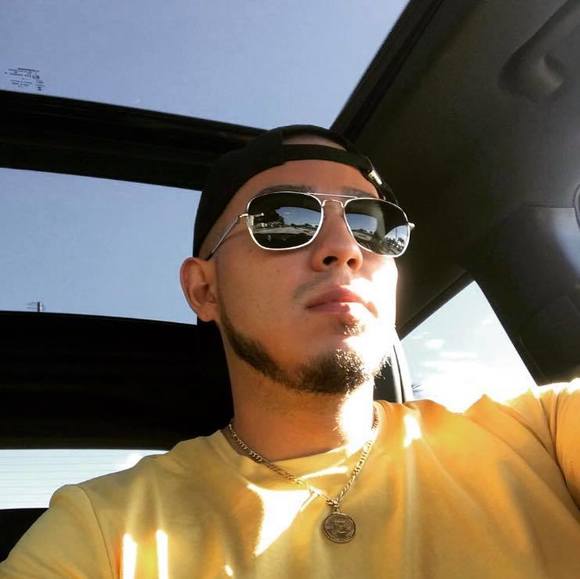 Profile Picture of Kevin Peña (@kgepena) on Poshmark