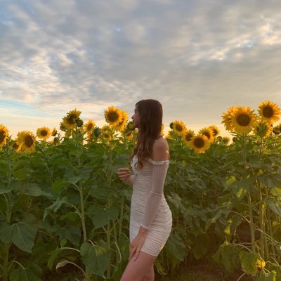 Profile Picture of Julia Randall (@juliaclare9901) on Twitter