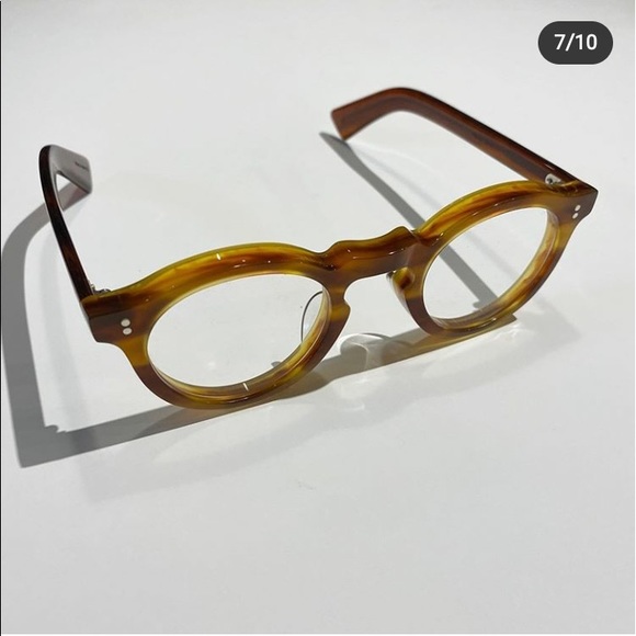 Profile Picture of James Ahn (@jamesahn) on Poshmark