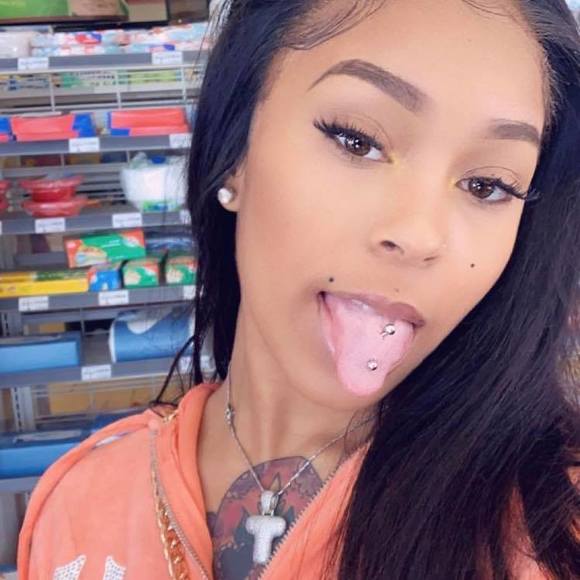 Profile Picture of Dopegirl Shanika (@dopegirlshanika) on Poshmark