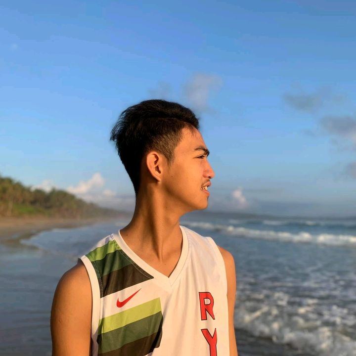 Profile Picture of Mark June (@markjuneee) on Tiktok