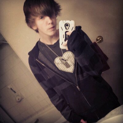 Profile Picture of Kenneth Ervin (@D3Ath__THE__KId) on Twitter