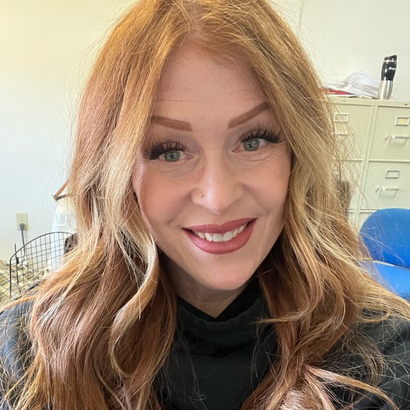 Profile Picture of Casey Salvato (@caseysalvato) on Poshmark