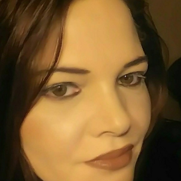 Profile Picture of Heather Gomes (@heattmg40) on Poshmark
