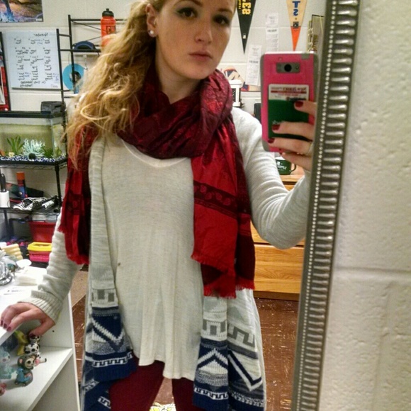 Profile Picture of Emily Murasso (@em22895) on Poshmark