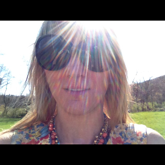 Profile Picture of Alana Schwamberger (@alanat) on Poshmark