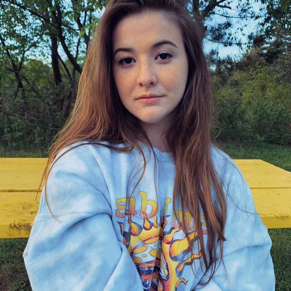 Profile Picture of Erynn Messana (@erynnleemessana) on Poshmark