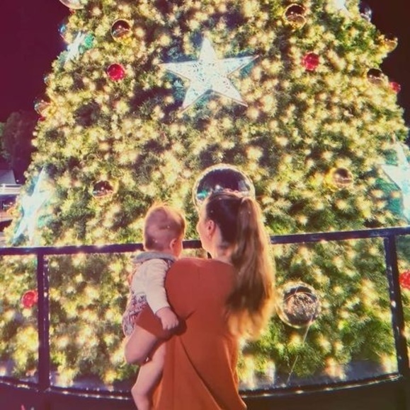 Profile Picture of Tiana Earnshaw (@tianaearnshaw) on Poshmark