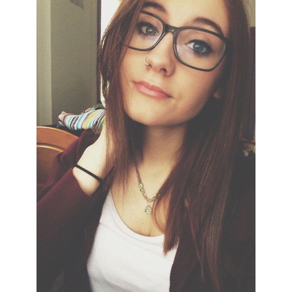 Profile Picture of Sierra Davidek (@sierra5444) on Poshmark
