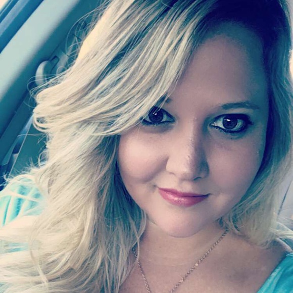 Profile Picture of Hannah Guess (@stylinbamagal) on Poshmark