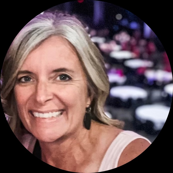 Profile Picture of Kim Rector (@krector5) on Poshmark