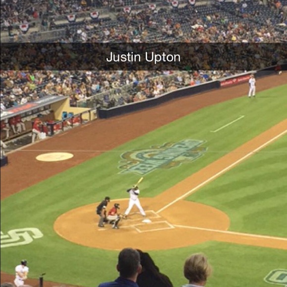 Profile Picture of Andrew Abeyta (@aabeyta2) on Poshmark