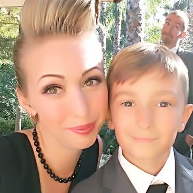 Profile Picture of Maureen Nicholson (@Maureen1579) on Twitter