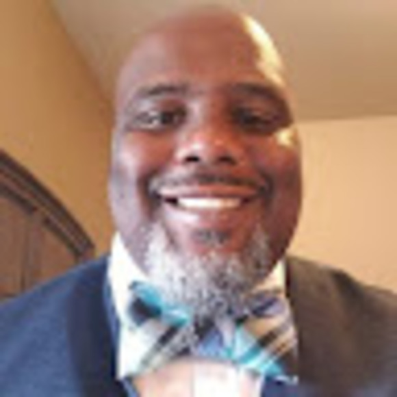 Profile Picture of Kevin Holly (@kdholly1016) on Poshmark