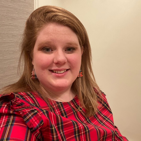 Profile Picture of Leslie Cradic (@lwc723) on Poshmark