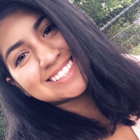 Profile Picture of Lorena Madrigal (@lorena_0397) on Poshmark