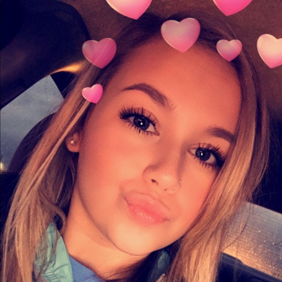 Profile Picture of Katie Kaylor (@katie_kaylor) on Poshmark