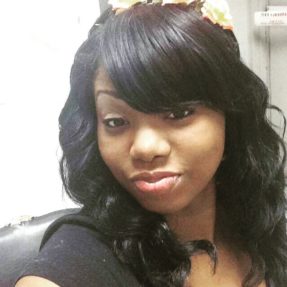 Profile Picture of Amaris Winbush (@amaris2720) on Poshmark