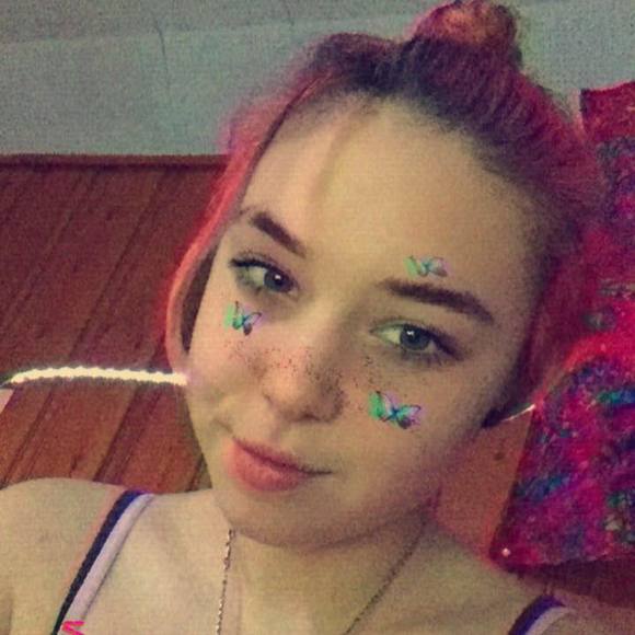 Profile Picture of Adrianna Joslin (@adriannajoslin) on Poshmark